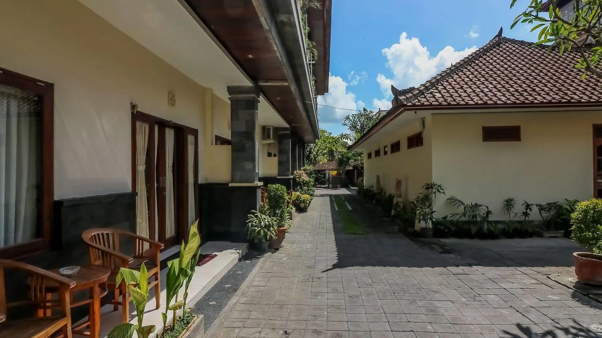 Surya Inn Kuta Lombok Πανσιόν